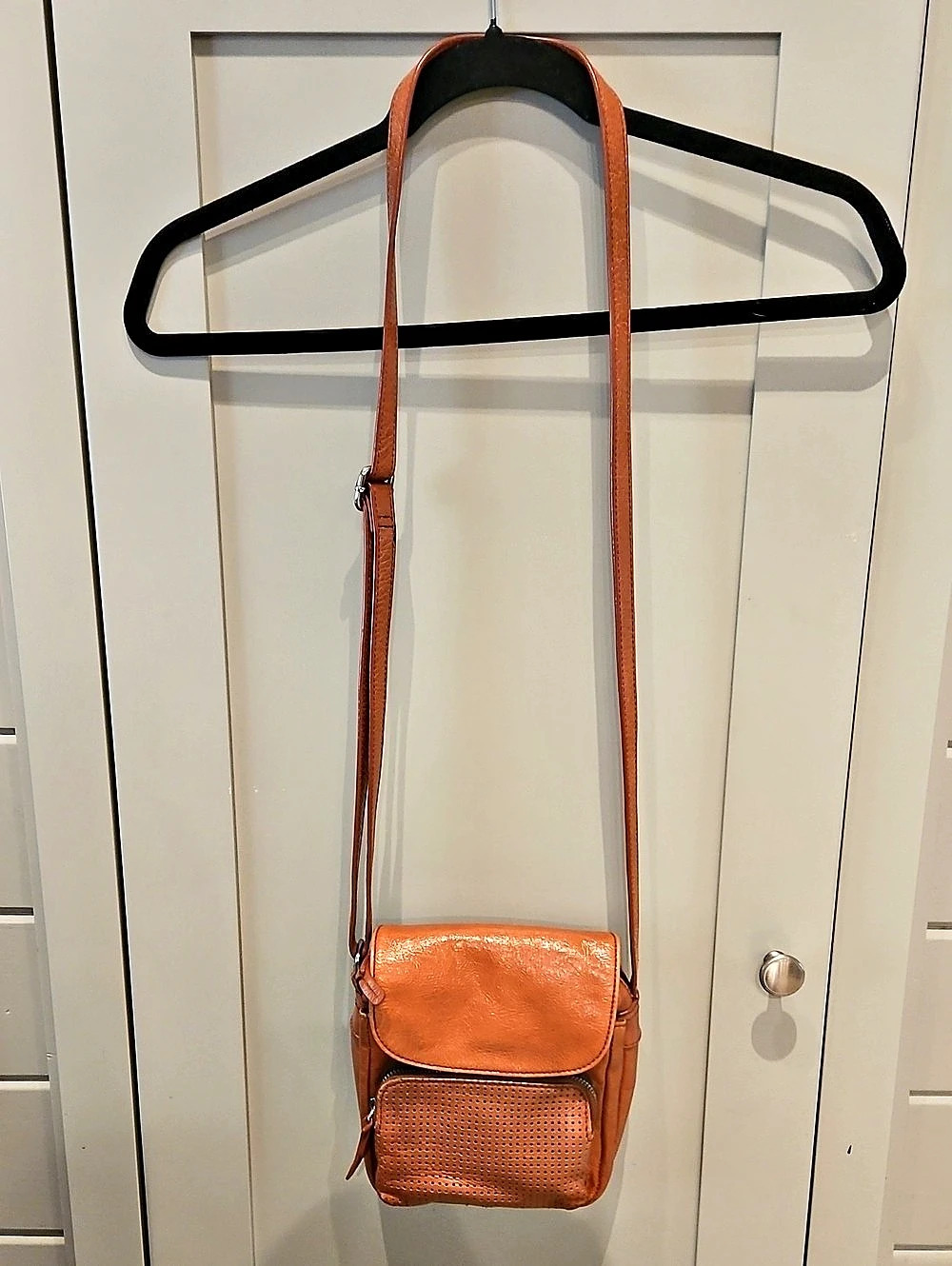 Danielle Nicole Leather Crossbody Bag in Orange/tan